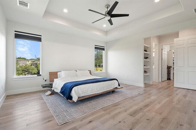 Building Photo - 20704 Leaning Oak Dr