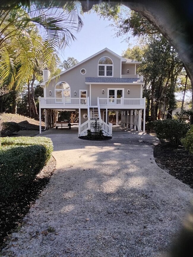 Building Photo - Beautiful remodeled home in Emerald Isle