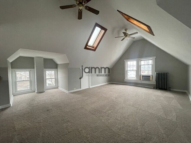 Building Photo - 1548 Alameda Ave
