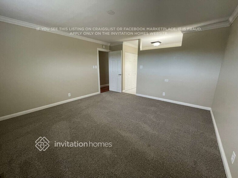 Building Photo - 3343 Hacienda Way