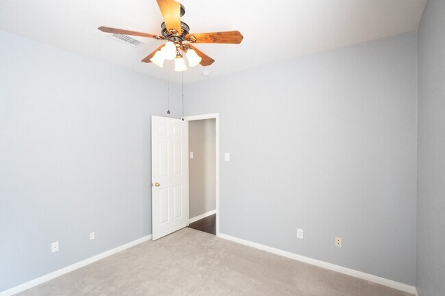Building Photo - 22 S Lace Arbor Dr
