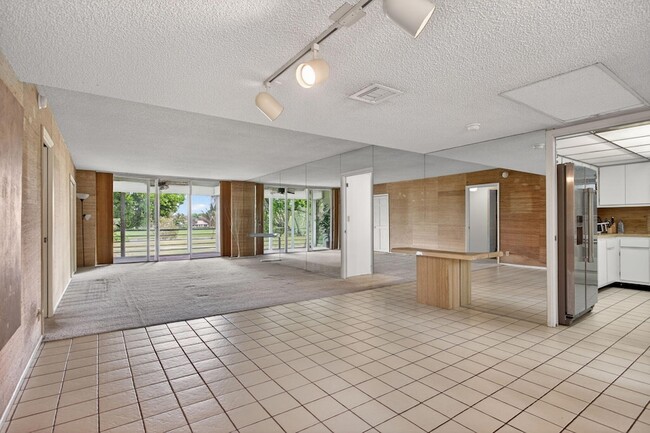 Building Photo - 800 Cypress Blvd