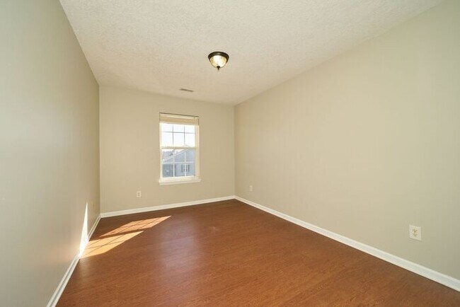 Building Photo - 4 Bedroom in Perry Township!