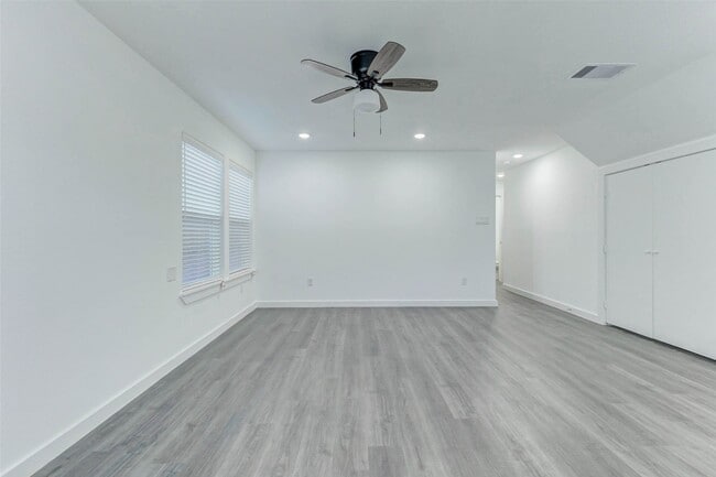 Building Photo - 8218 Bigwood St