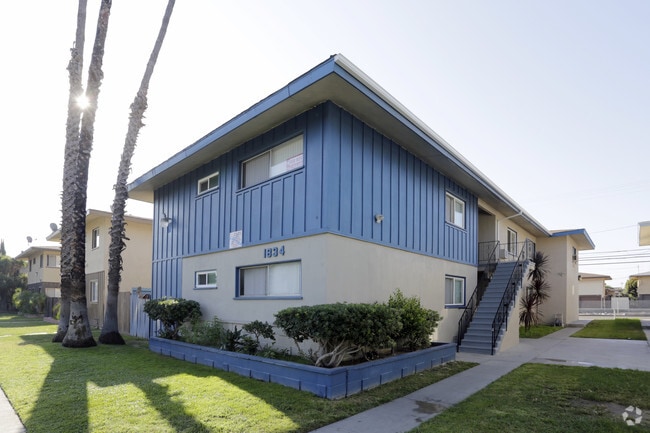 Primary Photo - Greenleaf Apartments