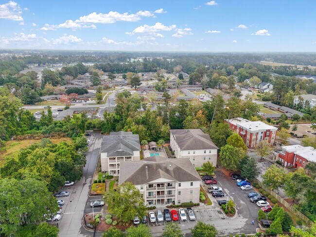 Building Photo - Experience the Heart of It All - at Covil Garden Condominiums!