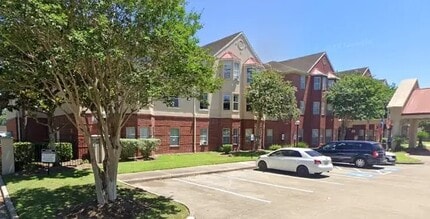 Building Photo - 8106 Creekbend Dr