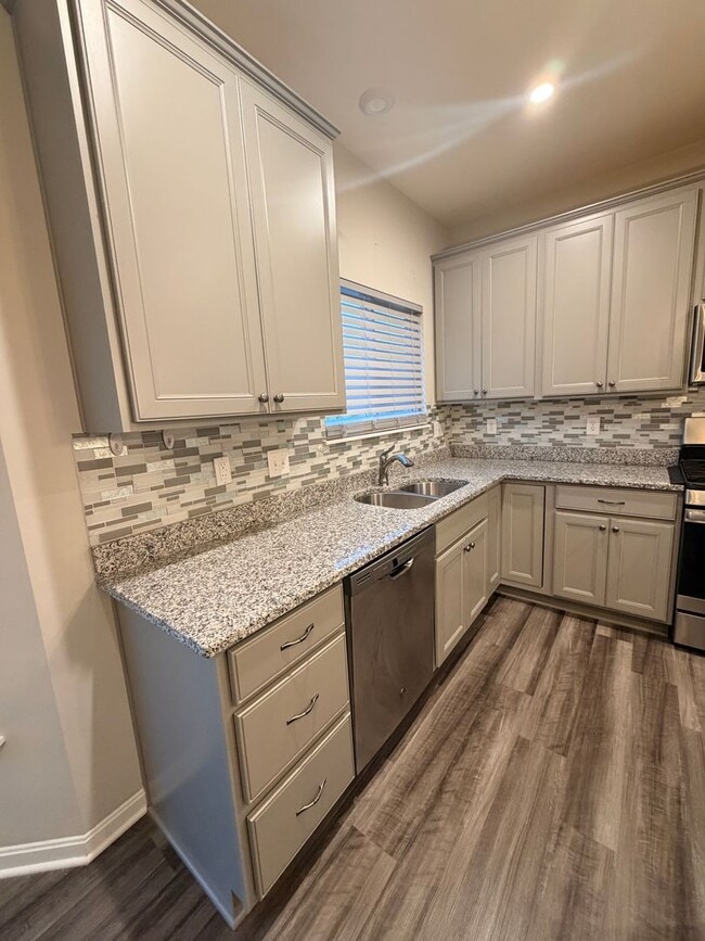 Building Photo - 1325 Horse Shoe Bnd