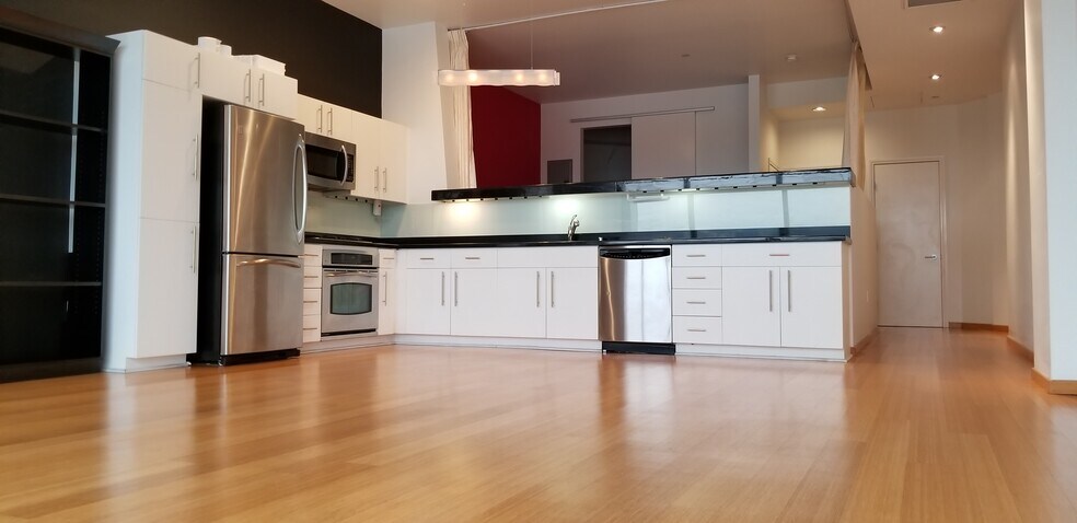 Kitchen - 1100 Wilshire Blvd