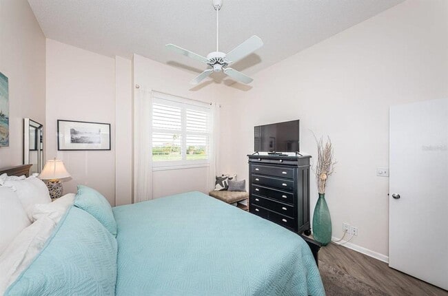 Building Photo - 6141 Bahia Del Mar Blvd S