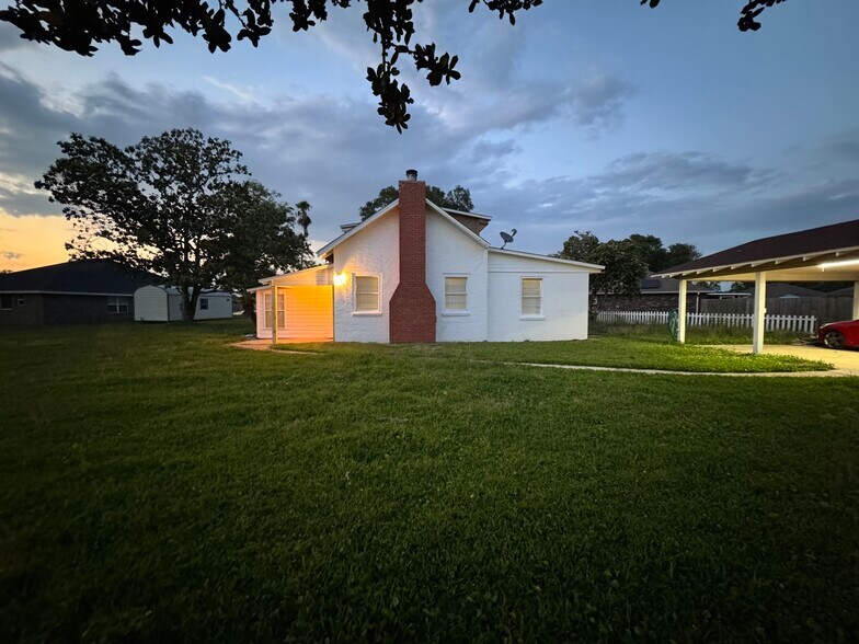 Building Photo - 5926 Saufley Pines Rd