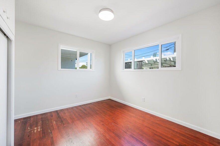 Building Photo - 4804 Rose Ave