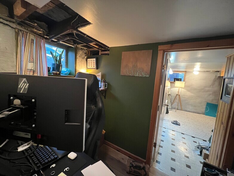 Building Photo - 210 Bucholz Ct