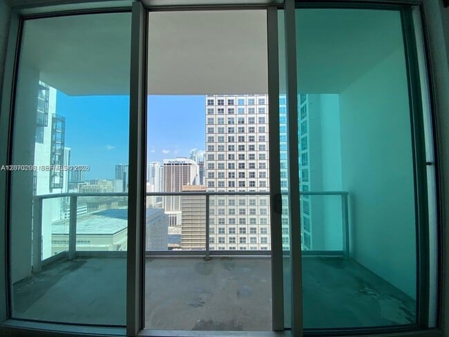 Building Photo - 300 S Biscayne Blvd