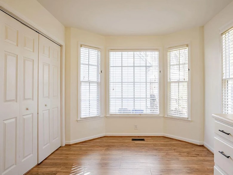 Building Photo - 9 Casabelle Ct