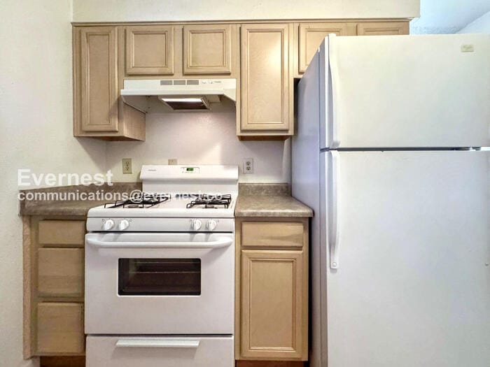 Building Photo - 8023 Wolff St