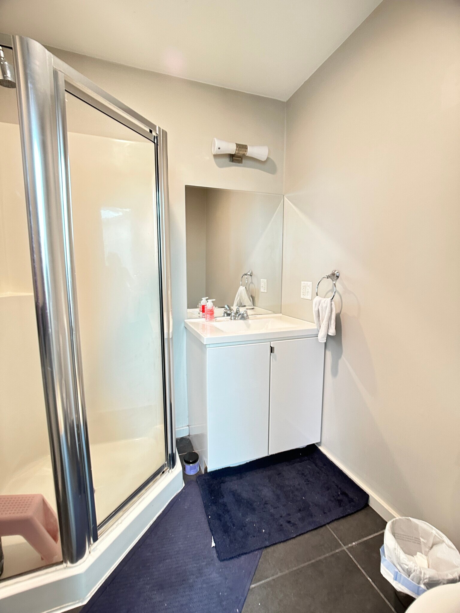 Building Photo - 99 Glenville Ave