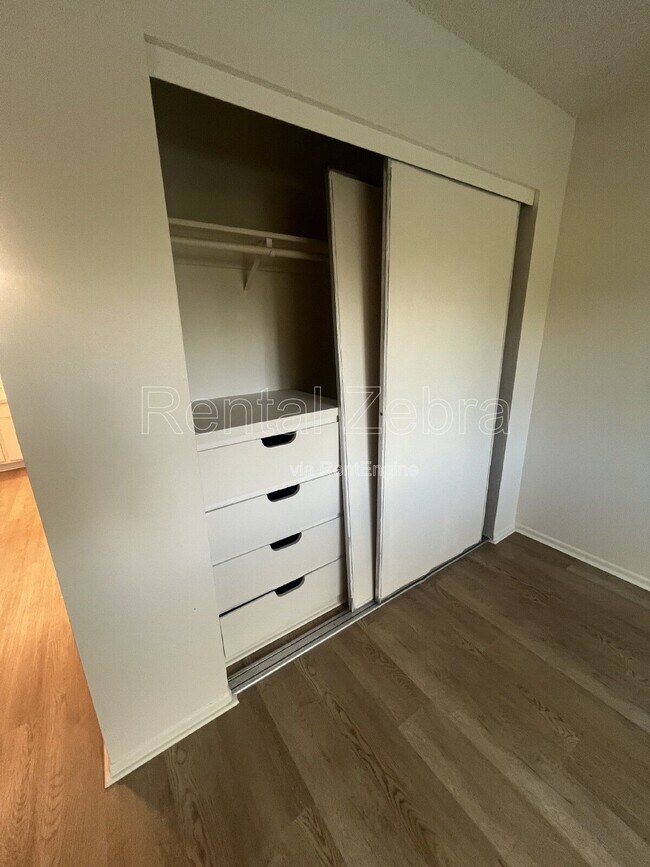 Building Photo - 1420 Southwest Blvd