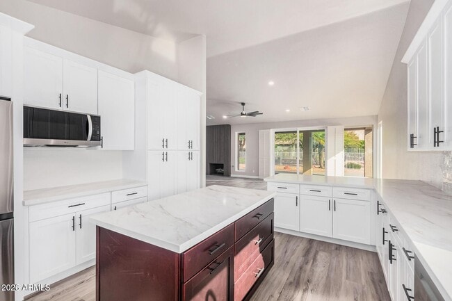 Building Photo - 9310 E Crystal Dr