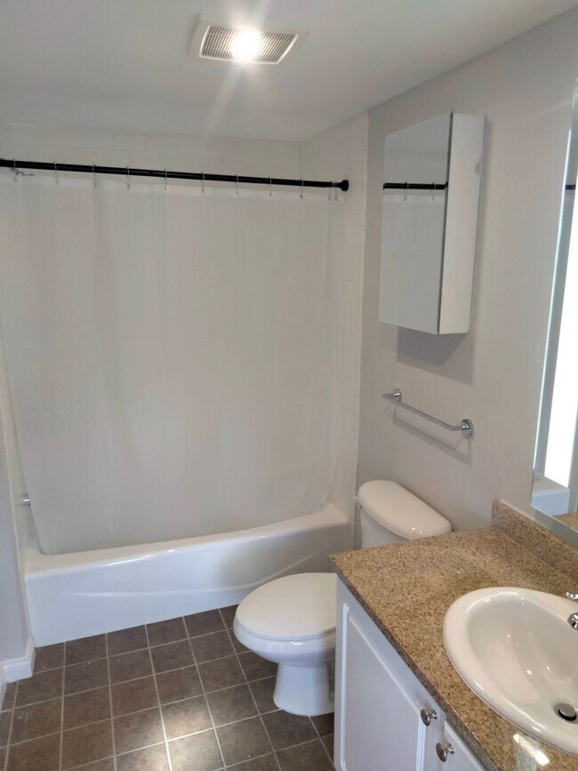 Building Photo - 52 Imlay St