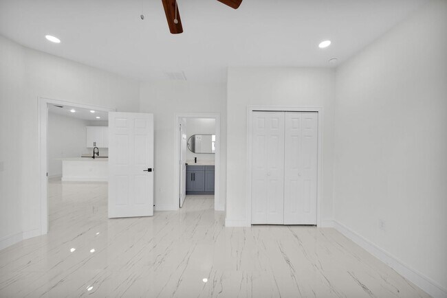 Building Photo - 125 Pennfield St