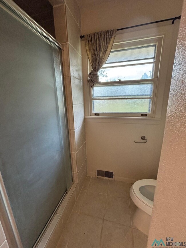 Building Photo - 1420 E 21st St