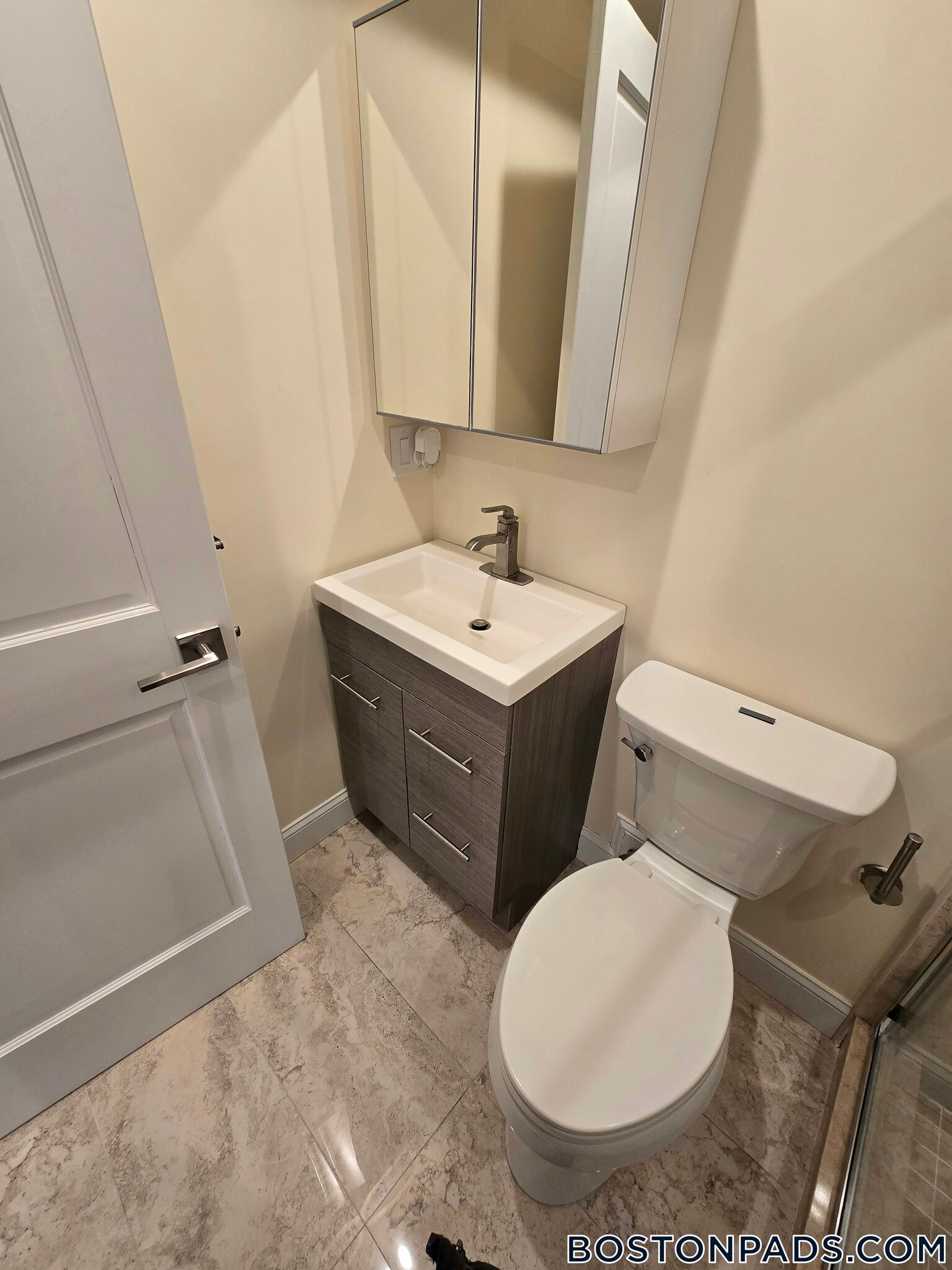 Building Photo - 1028a Commonwealth Ave