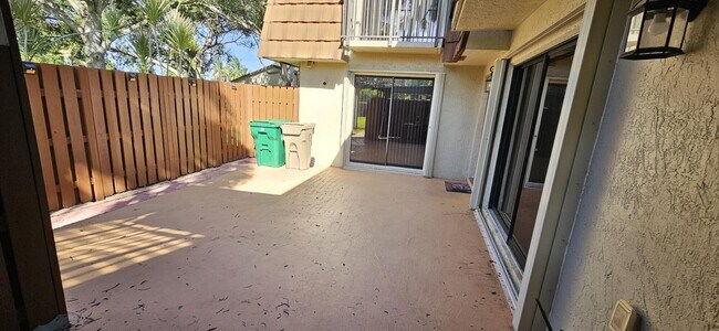 Building Photo - 11865 SW 11th Ct