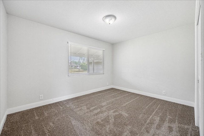 Building Photo - 6225 Ranier Way