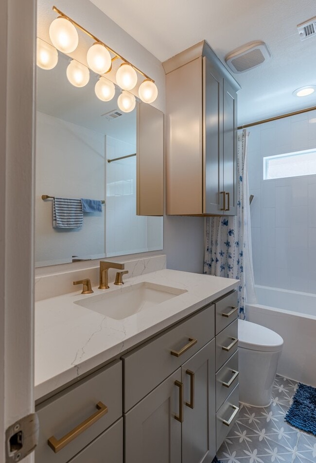 Building Photo - 5208 Petty St