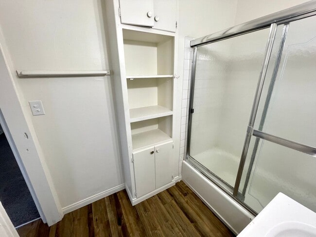 Building Photo - 397 N 15th St