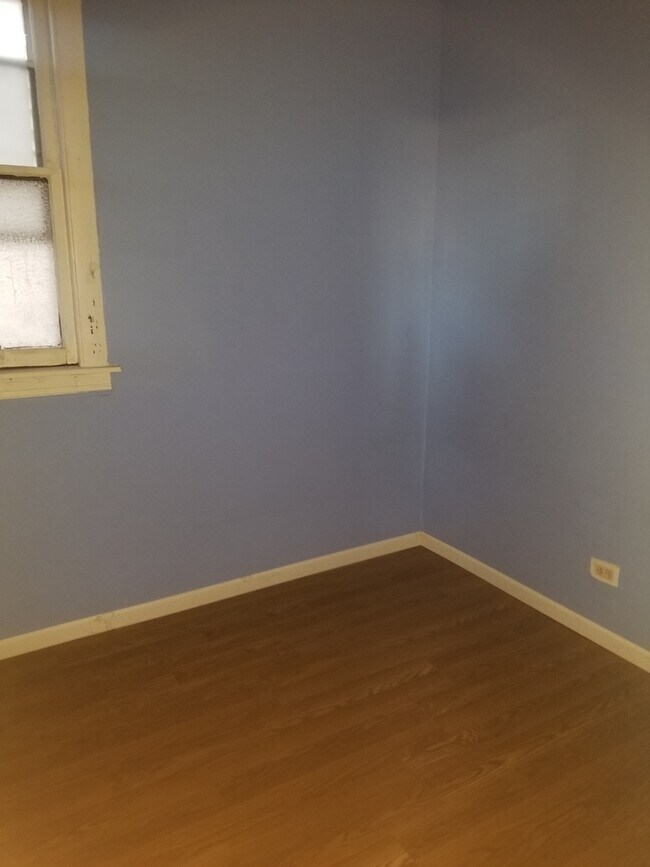 Building Photo - 2453 W 46th Pl