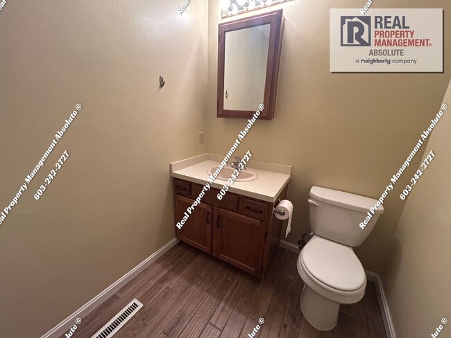 Building Photo - Renovated Townhome in Prime Location