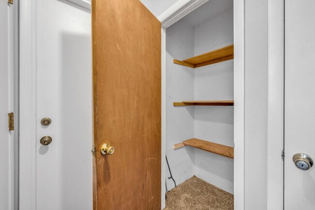 Building Photo - Beautiful 1 Bed 1 Bath Condo Near Old Colorado!!