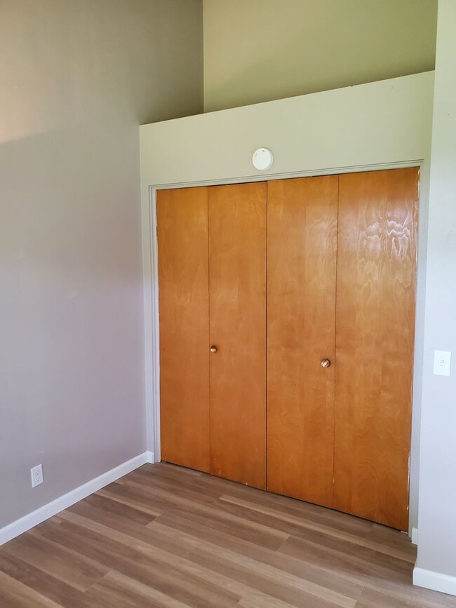 Building Photo - Modern Upgraded 3 bedroom Rambler