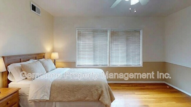 Building Photo - 4947 63rd St