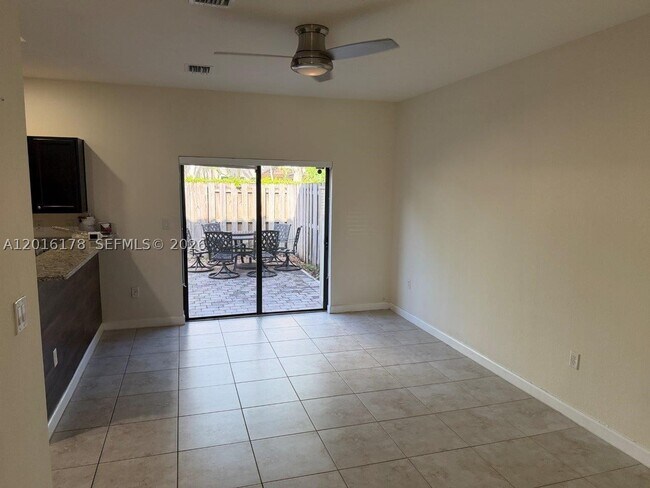 Building Photo - 11540 SW 151 Ave