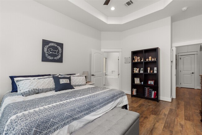 Building Photo - 3559 Pebble Beach Blvd