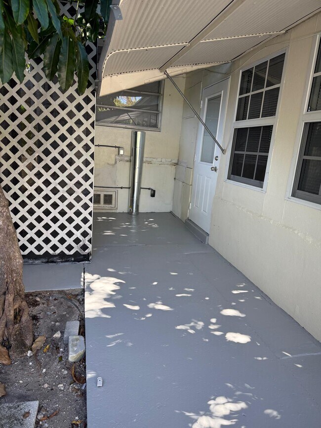 Building Photo - 622 N L St