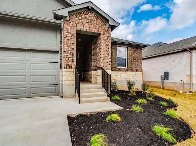 Building Photo - 227 Cathedral Mountain Dr