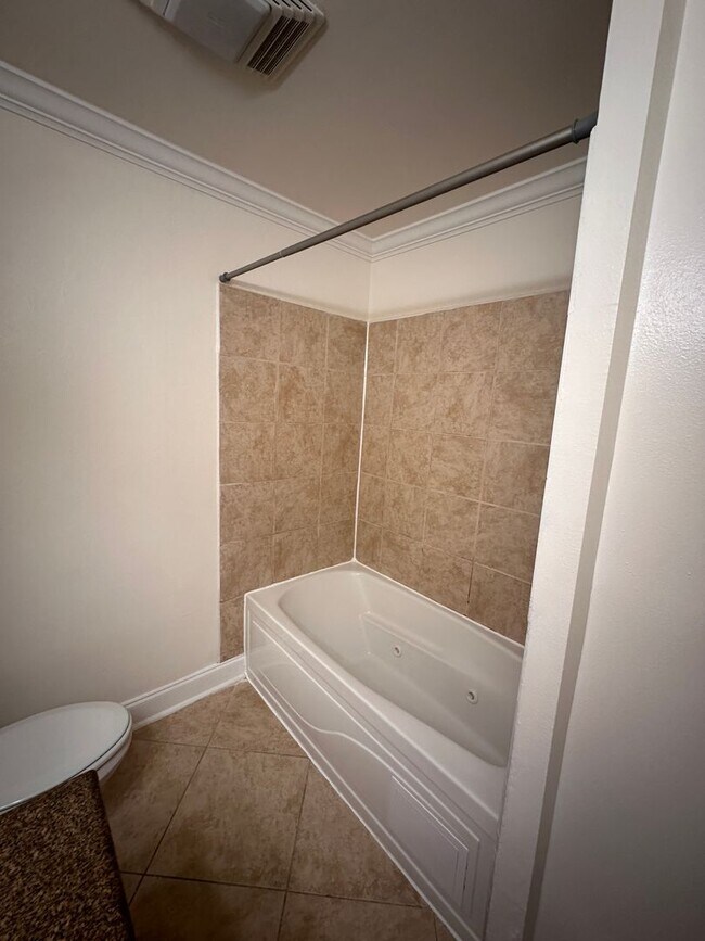 Building Photo - 3008 5th St