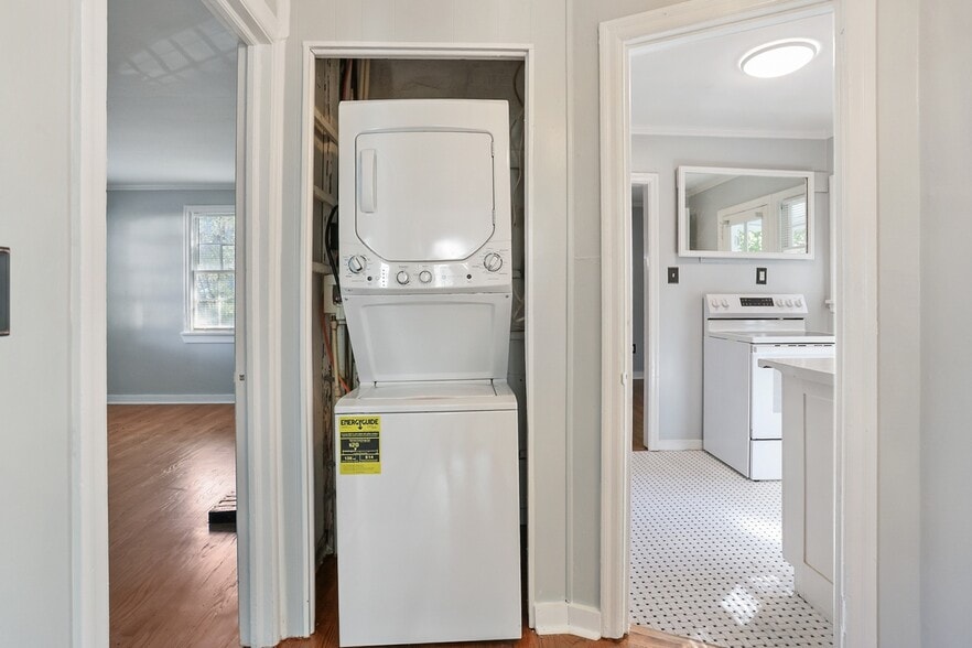 Building Photo - 1923 New Mexico St