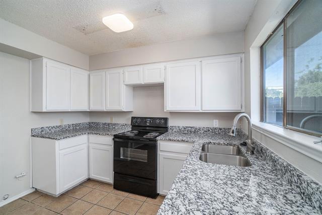 Building Photo - 3301 Aurora St