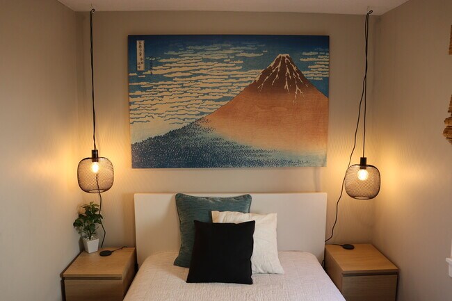 Building Photo - 946 32nd Ave N