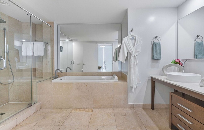 Building Photo - 485 Brickell Ave