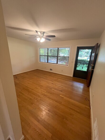 Living room view from Kitchen. - 1405 Southland Vista Ct NE