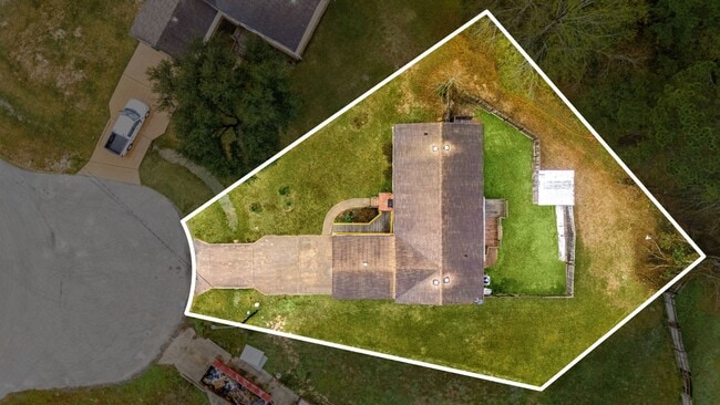 Building Photo - 16330 Hill Country Ct