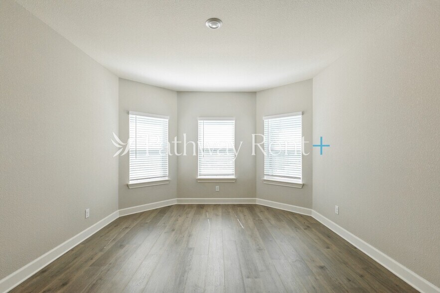 Building Photo - 1029 Costa Vista Trl