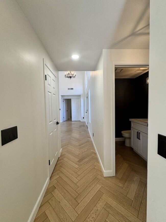 Building Photo - BEAUTIFUL 3 BEDROOM 3 BATH CORNER LOT WITH POOL AND LARGE BACKYARD NORTH SCOTTSDALE