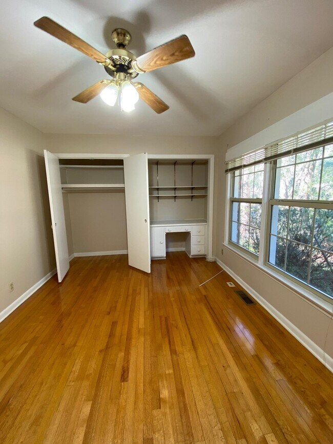 Building Photo - 1509 Raa Ave